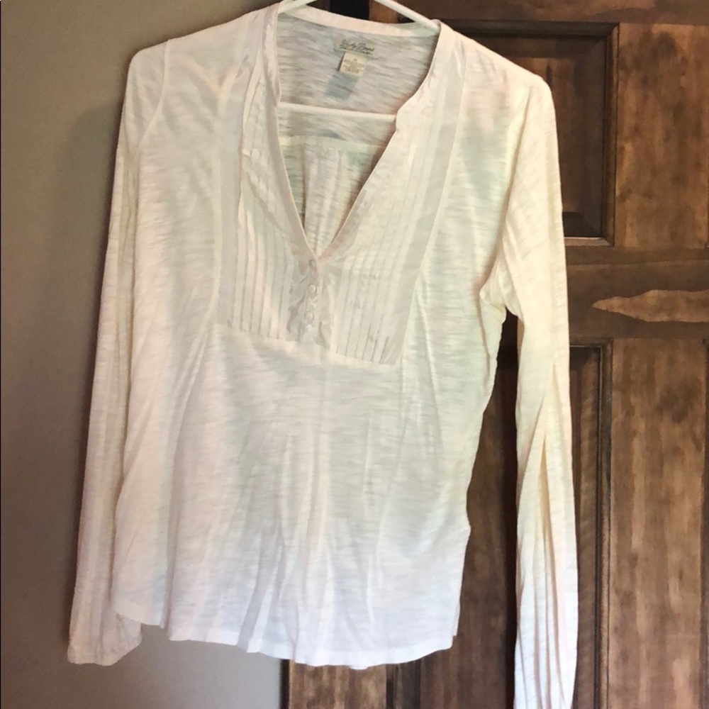 V-neck 3 button blouse